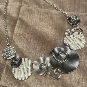 Silver & White Statement Neck Bib Style Abstract Art 18-19”